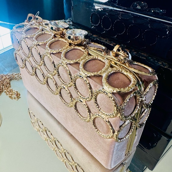 Luxurious Gold and Pink Clutch - Picture 4 of 7